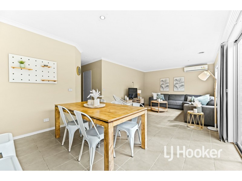 12 Bailey Place, Pakenham VIC 3810