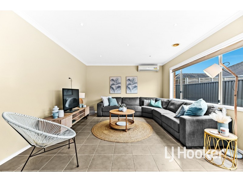 12 Bailey Place, Pakenham VIC 3810