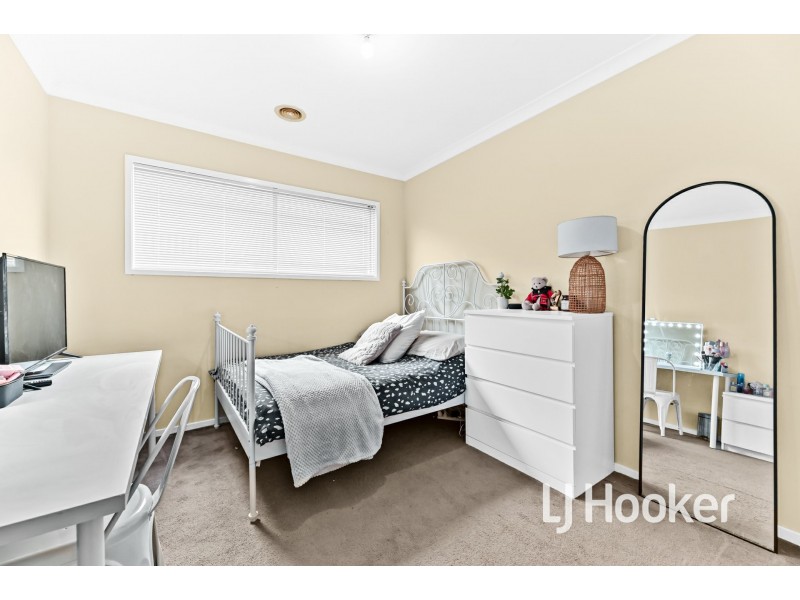 12 Bailey Place, Pakenham VIC 3810