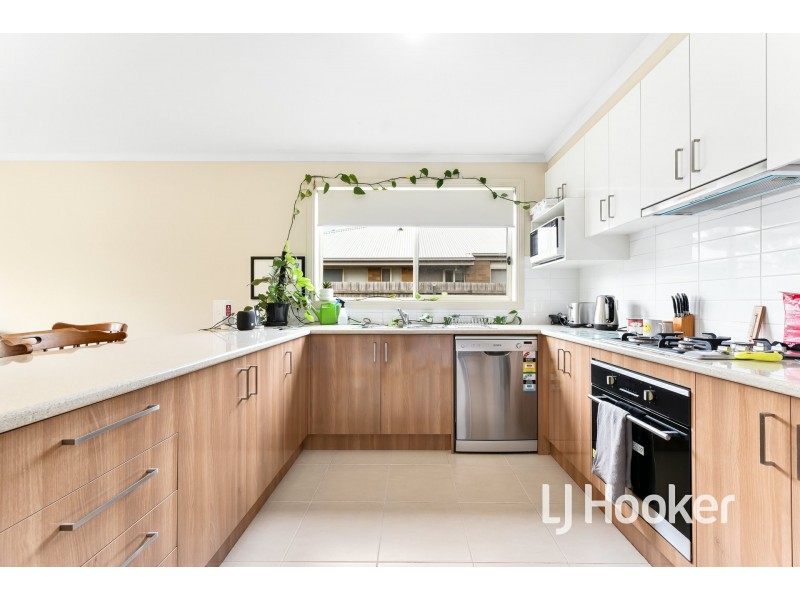 13 Tribuzi Close, Pakenham VIC 3810