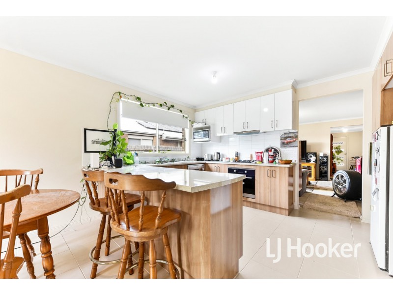 13 Tribuzi Close, Pakenham VIC 3810