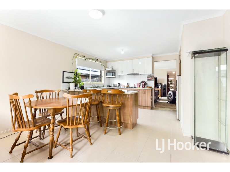 13 Tribuzi Close, Pakenham VIC 3810