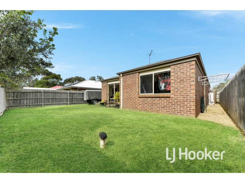 13 Tribuzi Close, Pakenham VIC 3810