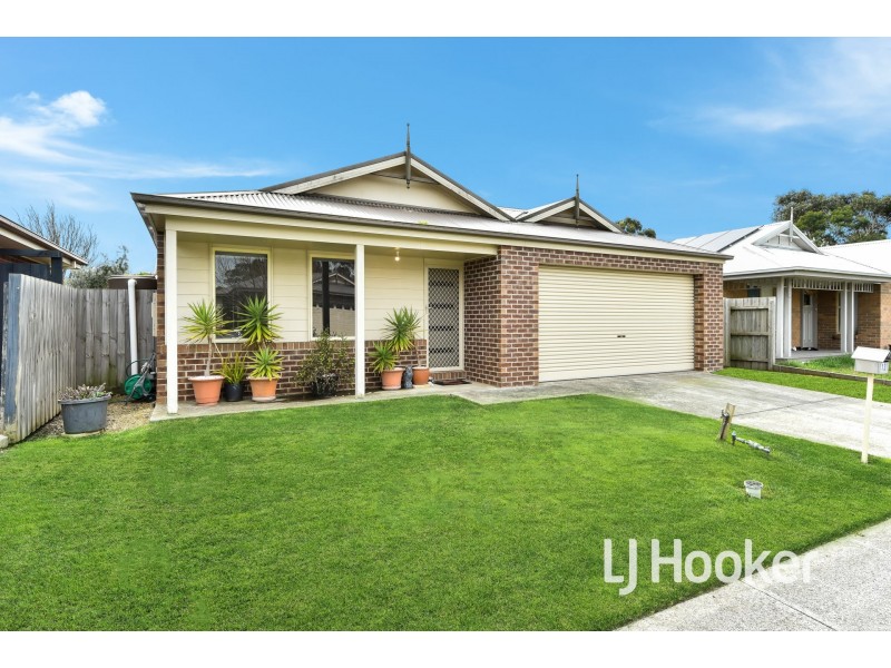 13 Tribuzi Close, Pakenham VIC 3810