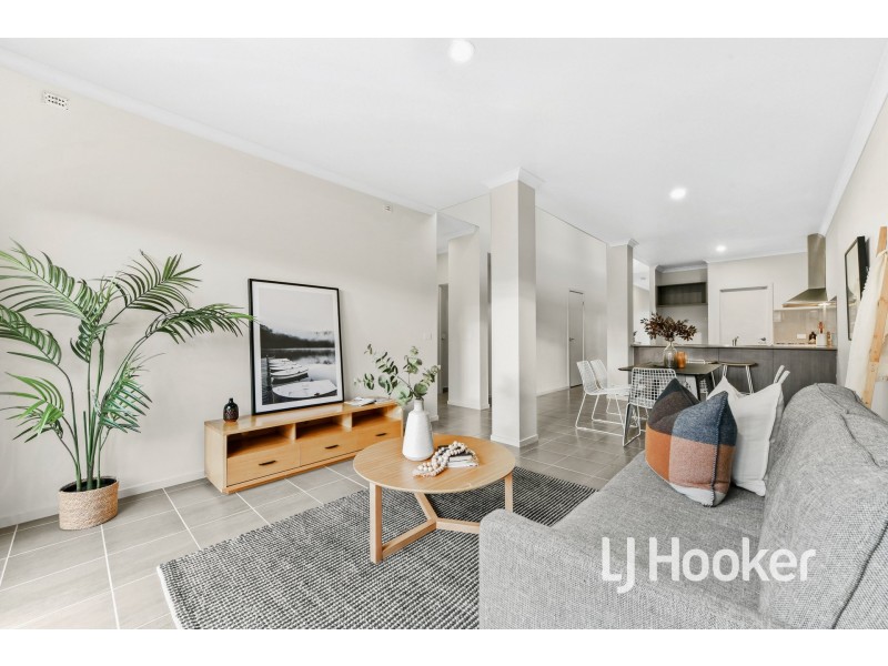 12 Haakman Way, Pakenham VIC 3810