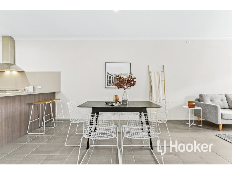 12 Haakman Way, Pakenham VIC 3810