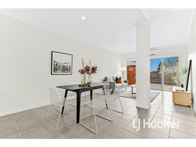 12 Haakman Way, Pakenham VIC 3810