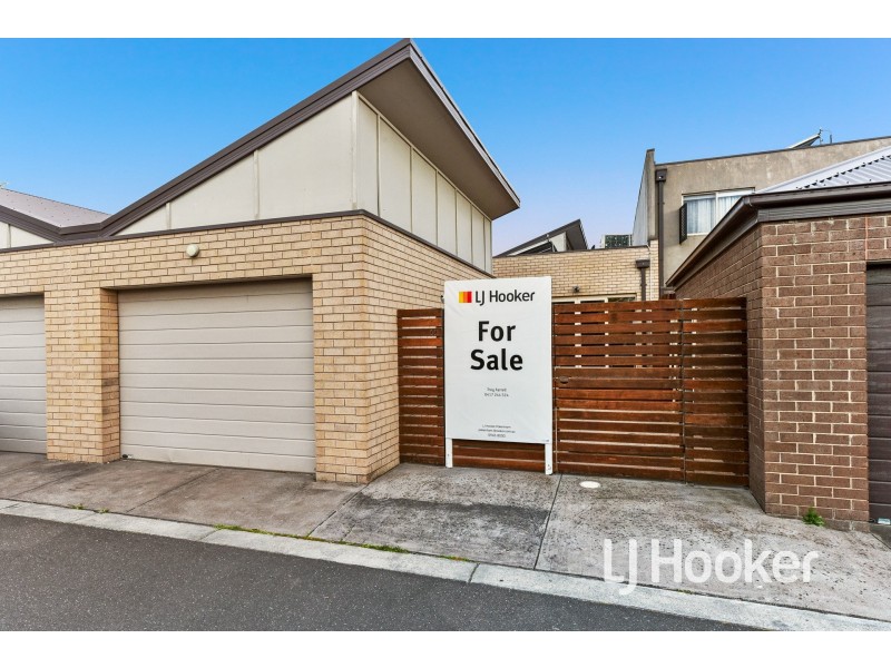 12 Haakman Way, Pakenham VIC 3810