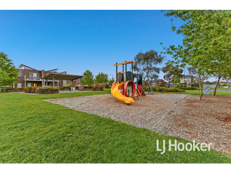 12 Haakman Way, Pakenham VIC 3810