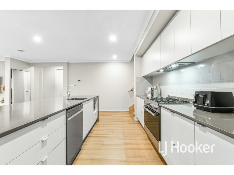 121 Grandvue Boulevard, Officer VIC 3809