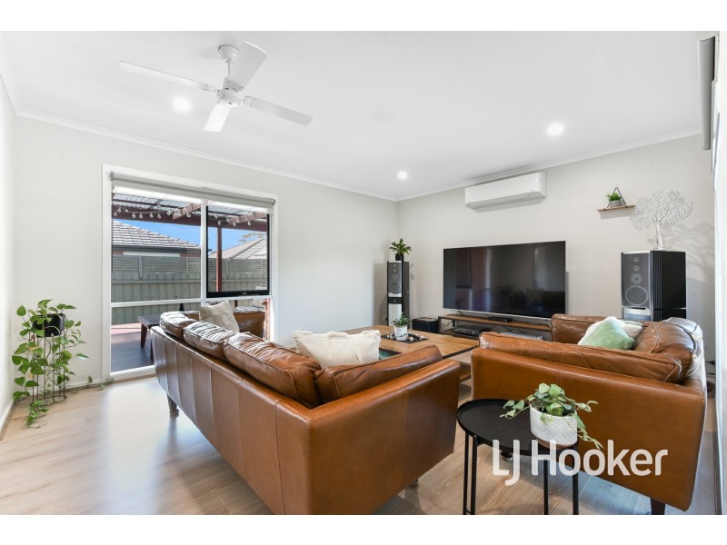 2/28A Henry Street, Pakenham VIC 3810
