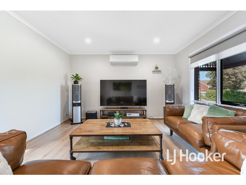2/28A Henry Street, Pakenham VIC 3810