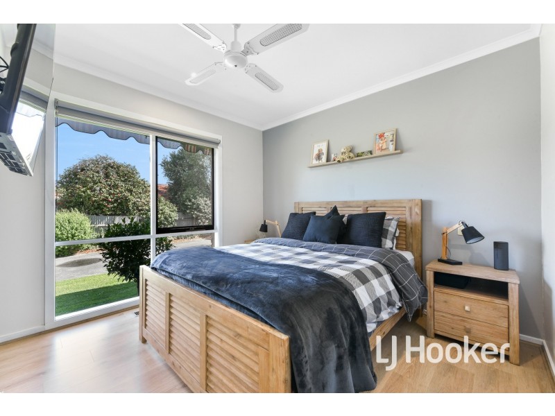 2/28A Henry Street, Pakenham VIC 3810
