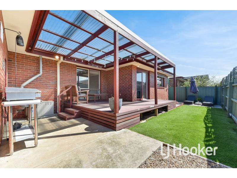2/28A Henry Street, Pakenham VIC 3810