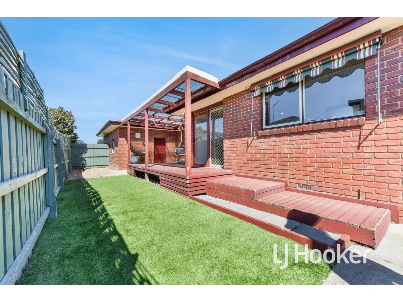 2/28A Henry Street, Pakenham VIC 3810