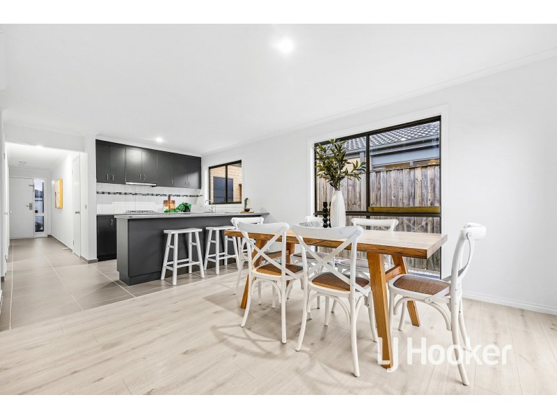 16/7 Syme Road, Pakenham VIC 3810