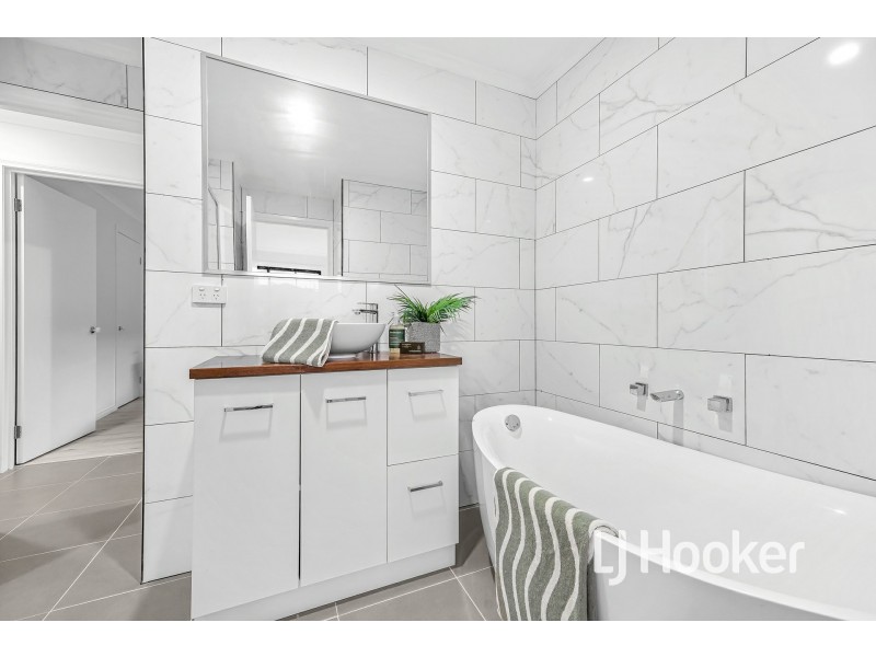 16/7 Syme Road, Pakenham VIC 3810