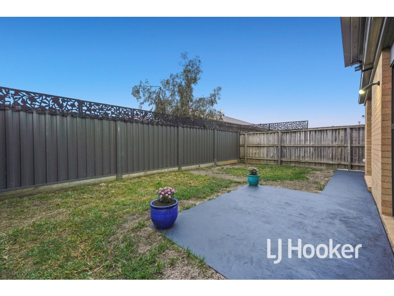 16/7 Syme Road, Pakenham VIC 3810
