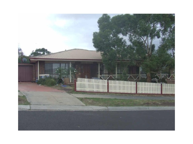 2 Elizabeth Court, Pakenham VIC 3810