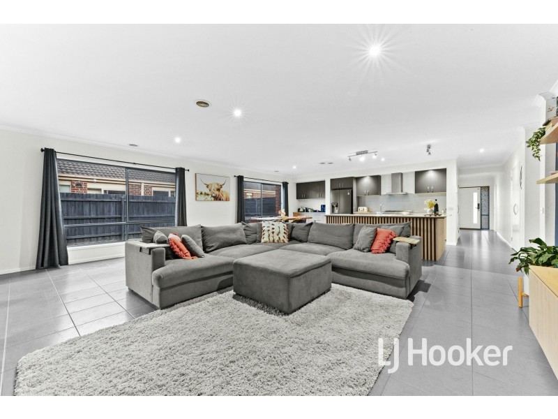 14 Sweet Pea Drive, Pakenham VIC 3810