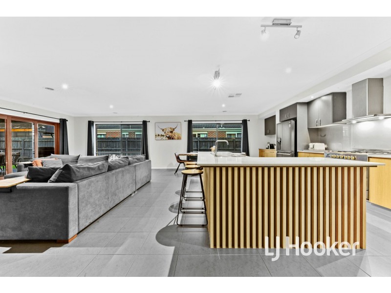 14 Sweet Pea Drive, Pakenham VIC 3810