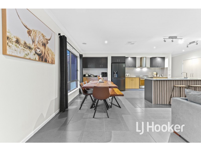 14 Sweet Pea Drive, Pakenham VIC 3810