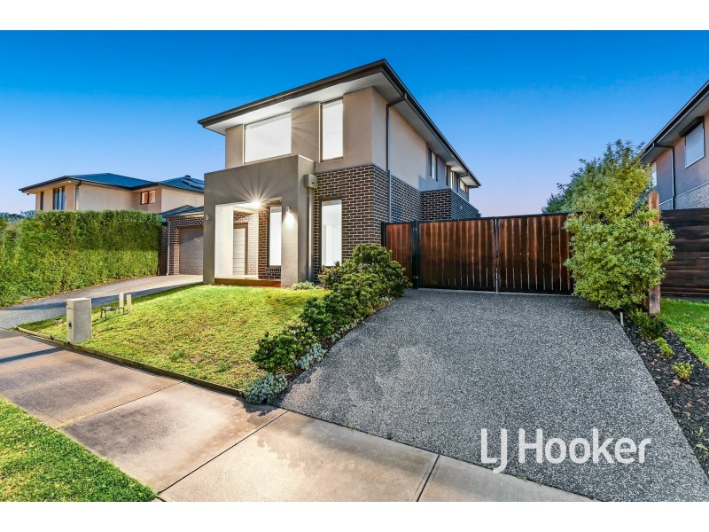 5 Medlow Way, Clyde North VIC 3978