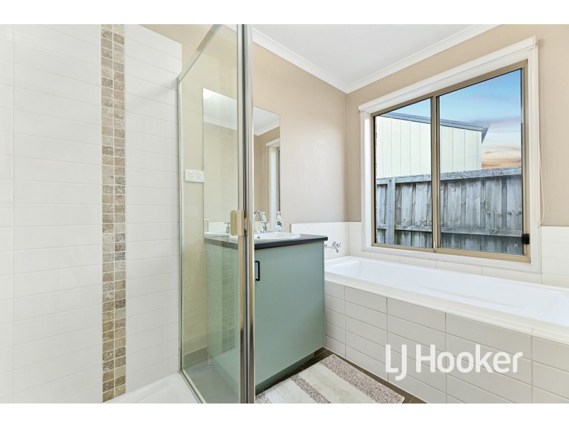 3 Bohemia Crescent, Pakenham VIC 3810