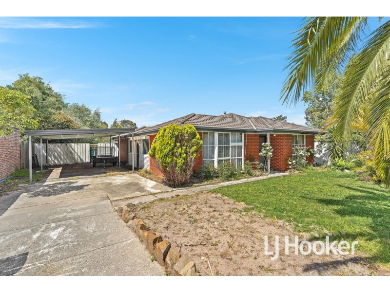 3 Anita Place, Pakenham VIC 3810