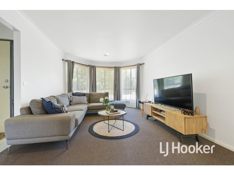 6 Mikasa Place, Pakenham VIC 3810