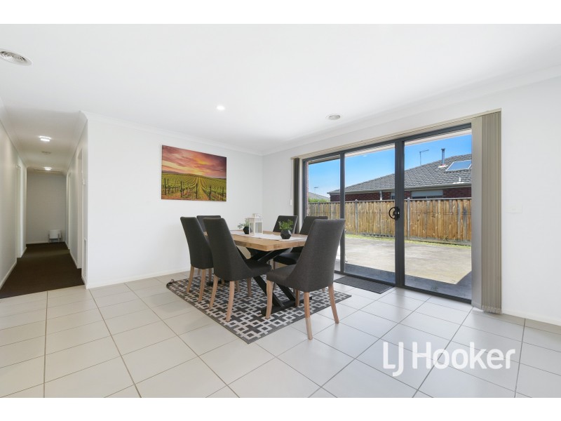 6 Mikasa Place, Pakenham VIC 3810