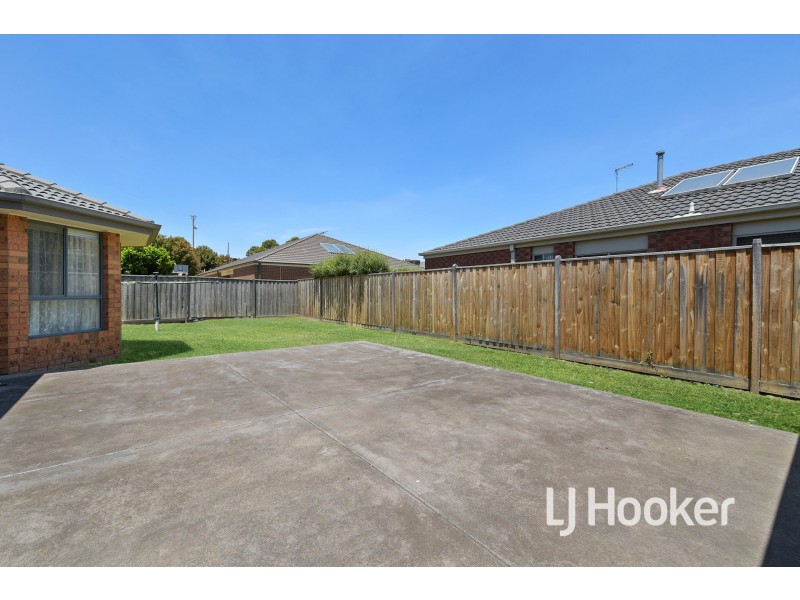 6 Mikasa Place, Pakenham VIC 3810