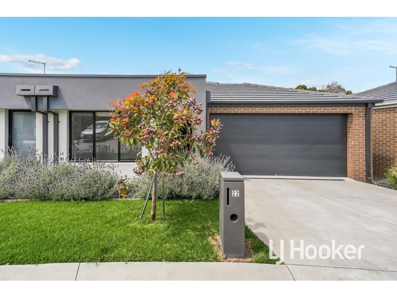 22 Expedition Circuit, Pakenham VIC 3810