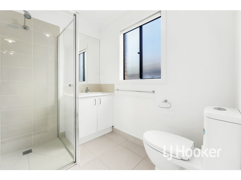 22 Expedition Circuit, Pakenham VIC 3810