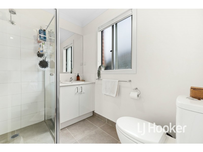 21 Expedition Circuit, Pakenham VIC 3810