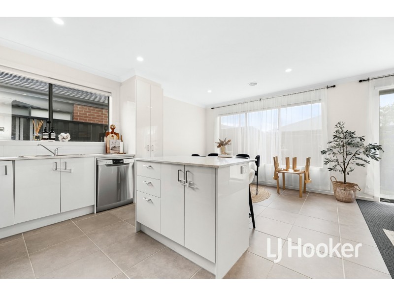 21 Expedition Circuit, Pakenham VIC 3810