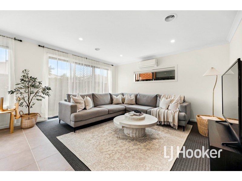 21 Expedition Circuit, Pakenham VIC 3810