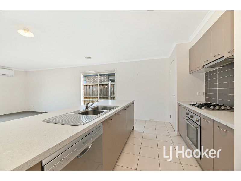 23 Markbeech Cres, Officer VIC 3809