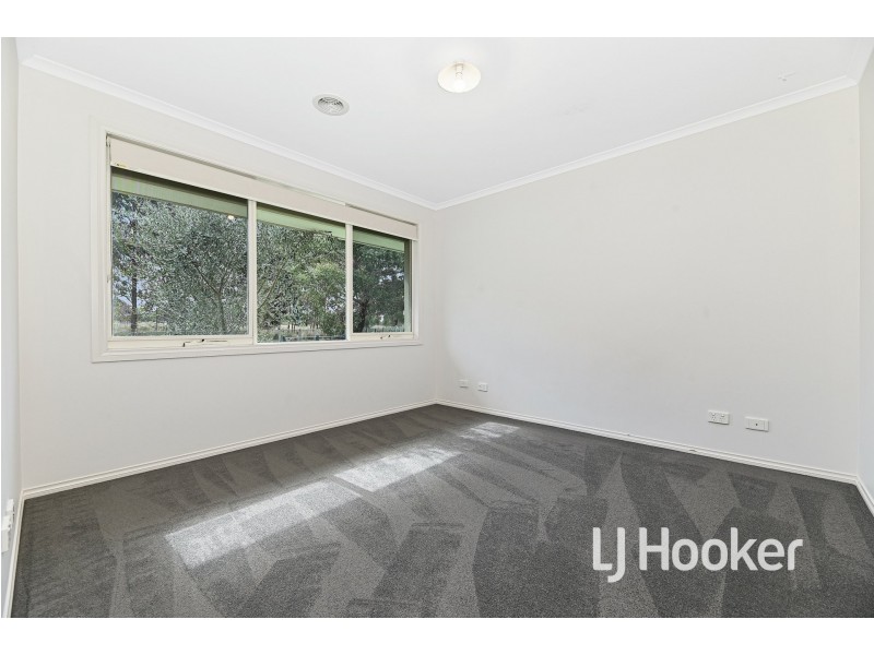 23 Markbeech Cres, Officer VIC 3809