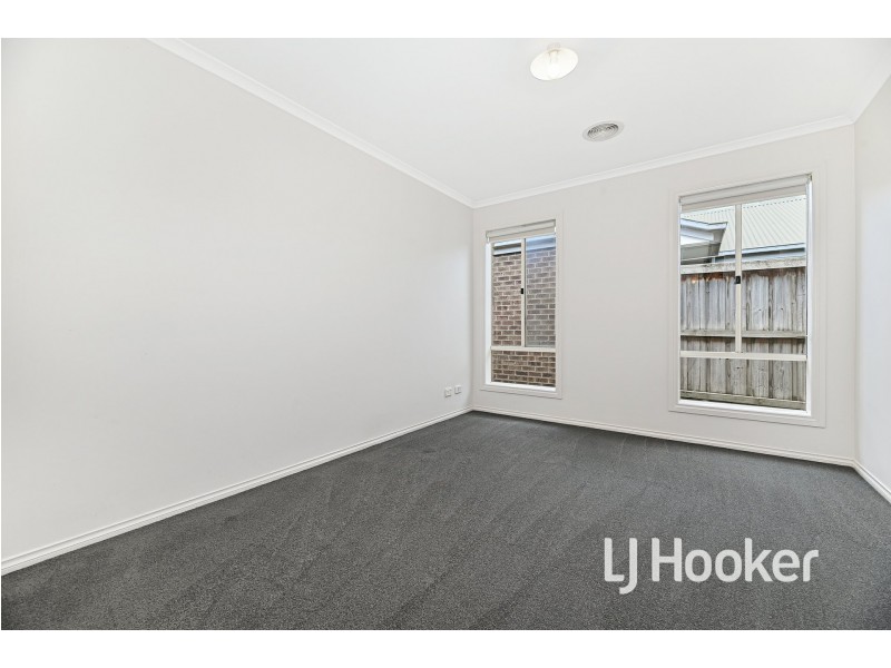 23 Markbeech Cres, Officer VIC 3809