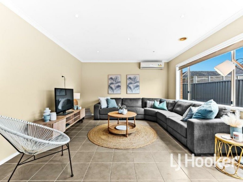 12 Bailey Place, Pakenham VIC 3810