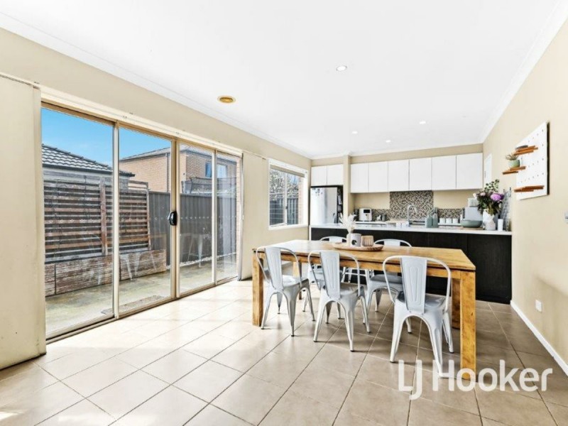 12 Bailey Place, Pakenham VIC 3810