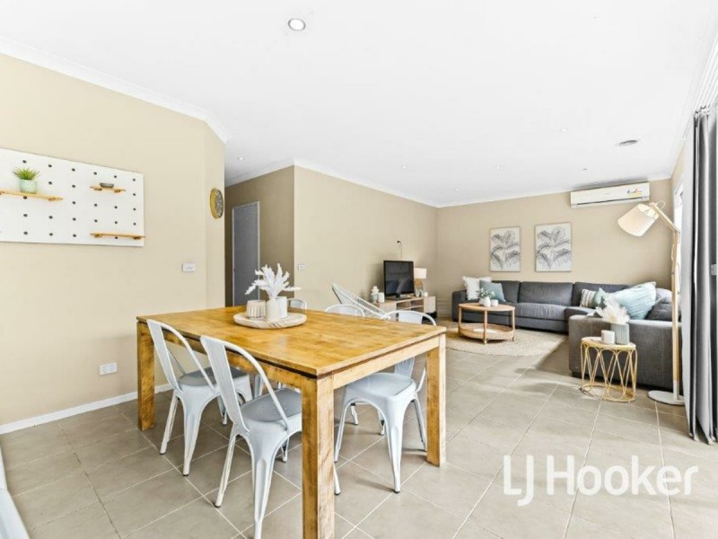 12 Bailey Place, Pakenham VIC 3810