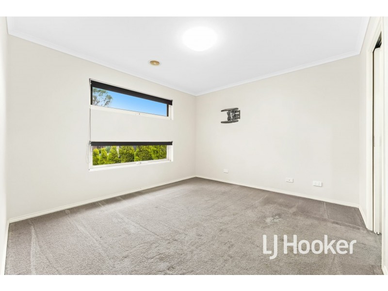 30 Lucerne Circuit, Pakenham VIC 3810