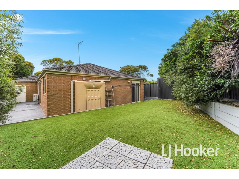 30 Lucerne Circuit, Pakenham VIC 3810