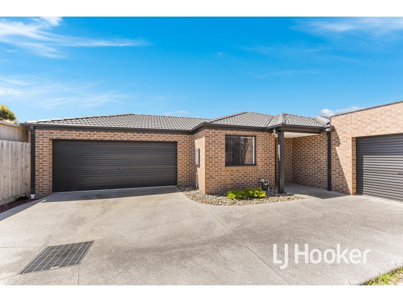 2/48 Cameron Way, Pakenham VIC 3810