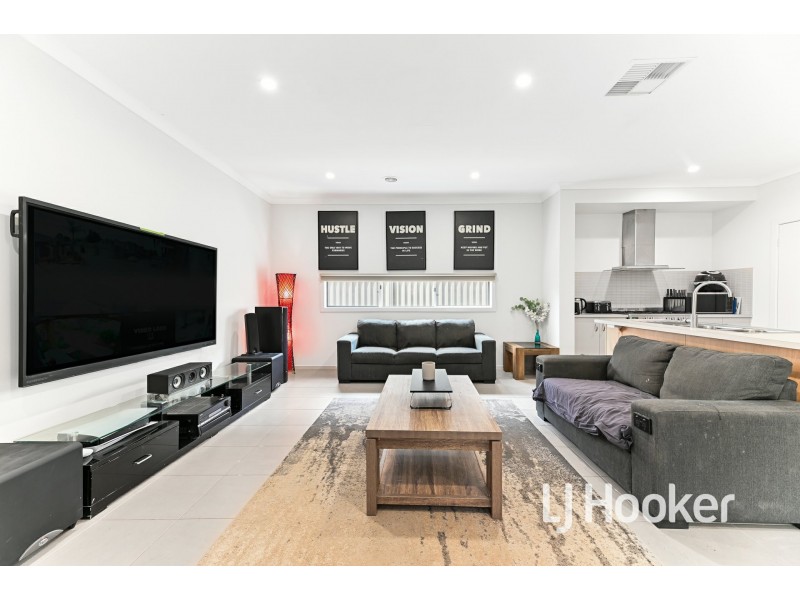 21 Egret Way, Pakenham VIC 3810