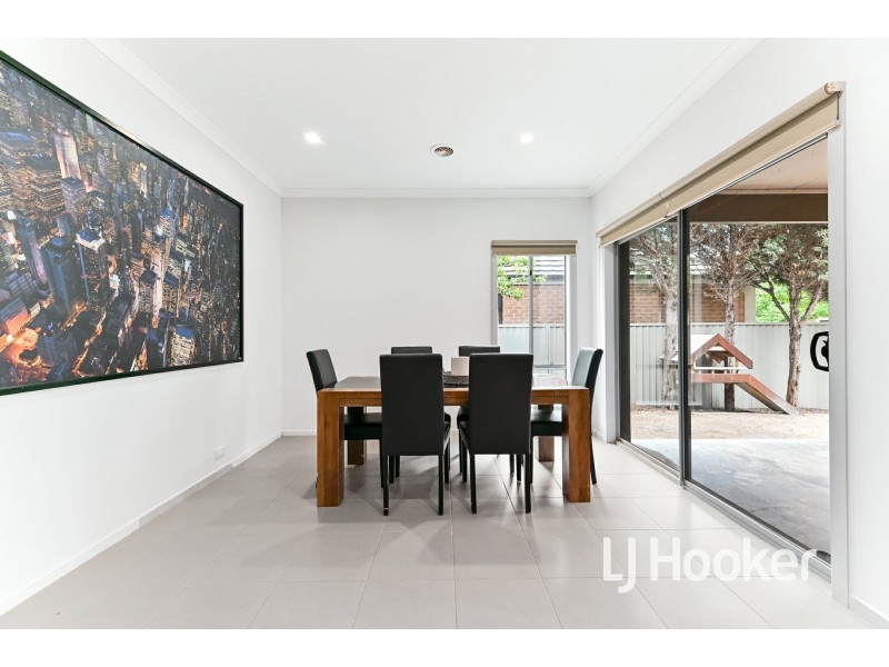 21 Egret Way, Pakenham VIC 3810