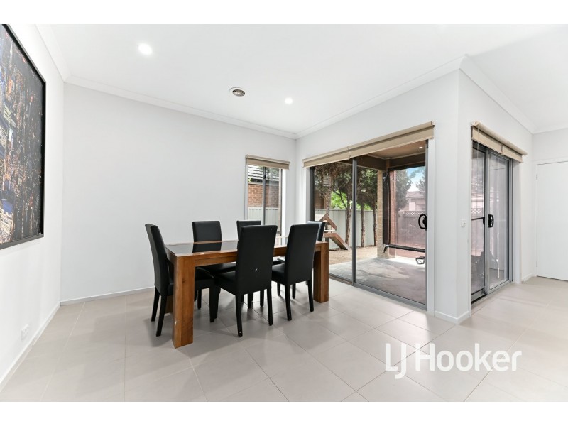 21 Egret Way, Pakenham VIC 3810