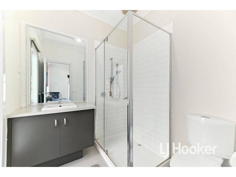 21 Egret Way, Pakenham VIC 3810